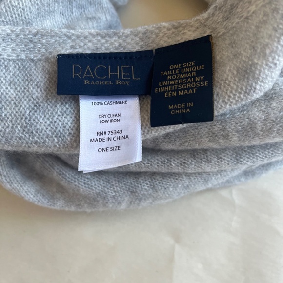 RACHEL RACHEL ROY Cashmere 2-ply Gray Infinity Winter Loop Scarf - Picture 3 of 4